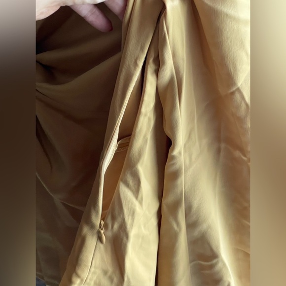 NWOT Sanctuary Satin Gold Blouse with Twist Front - Picture 8 of 9